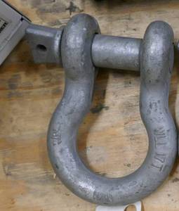 lot 15 image: 1-12 17 TON D-Ring Towing Rigging Shackle
