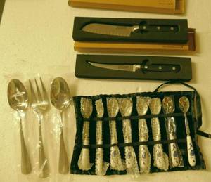 lot 46 image: New set of jelly spoons, mini Santoku knife, Tomato knife, serving spoon fork set