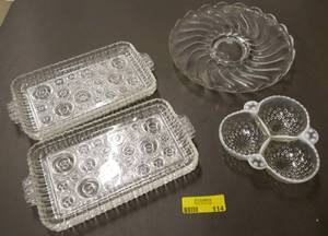 lot 114 image: Vintage glass group - 4 circle pattern tea plates, 3 compartment condiment dish and a swirl cake plate