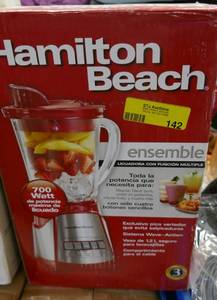 lot 142 image: New Hamilton Beach blender