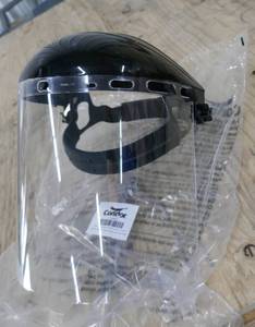 lot 164 image: New CONDOR Ratchet Face Shield - Clear Visor Polycarbonate