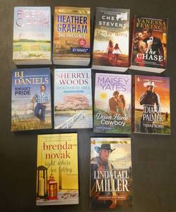 lot 201 image: Lot of 10 paperback books, read once