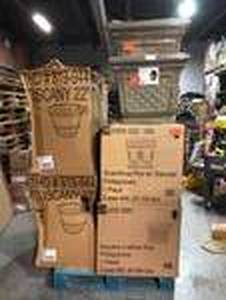 lot 17 image: Pallet of assorted gardening pots various sizes and colors see all pictures costumer returns