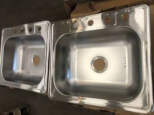 lot 40 image: Lot of two  sinks-customer returns&nbspmixed conditions- see pictures