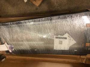 lot 10 image: Glass Shower doors customer returns