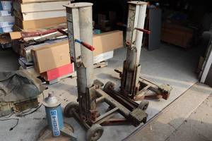(2) Gray 5000lb Air Lift & & Bishman 570 Wheel Balancer