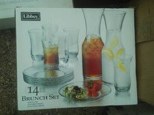 lot 47 image: Glassware (2) NEW in Box.