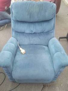 lot 65 image: Power Lift Chair