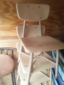 lot 119 image: Childs Plastic chairs  variety