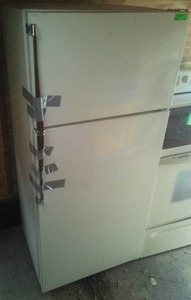 lot 118 image: Refrigerator.