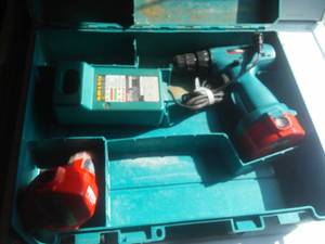lot 134 image: Makita Drill,  Batteries and Charger, 14.4.