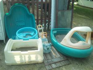 lot 146 image: Little Tykes and More outside Kid Toys  BIG LOT.