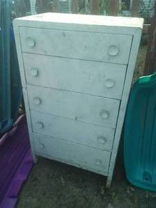 lot 147 image: Vintage 5 Drawer Metal Dresser