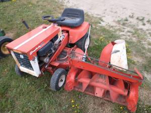 lot 186 image: Simplicity 627 30 in. Snowblower.