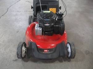 lot 10 image: Toro Recycler 21 in. Briggs and Stratton Low Wheel RWD Gas Walk Behind Self Propelled Lawn Mower with Bagger 21352