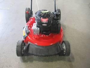 lot 11 image: Troy-bilt 21 in. 140 cc 500e Series Briggs & Stratton Gas Walk Behind Push Mower with 2-in-1 Cutting TriAction Cutting System TB100