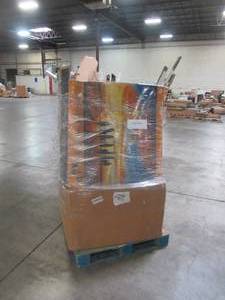 lot 137 image: WHOLESALE MIXED PALLET OF MISCELLANEOUS MOULDING AND BUILDING MATERIALS