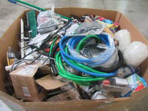 lot 138 image: WHOLESALE MIXED PALLET OF MISCELLANEOUS COMMERCIAL SUPPLIES AND OUTDOOR GARAGE ITEMS