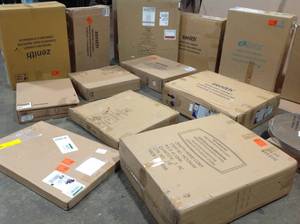lot 24 image: Lot of Mixed and Assorted Mirrors and bathroom items Customer Returns See Pictures