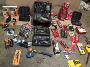 lot 27 image: Lot of Mixed Assorted Tools Various Conditions and Models Customer Returns See Pictures