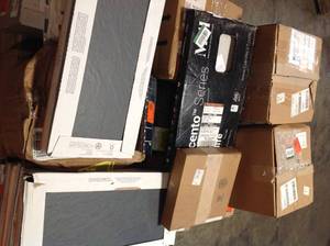 lot 30 image: Lot of Assorted Ceramic Tile mix styles and conditions