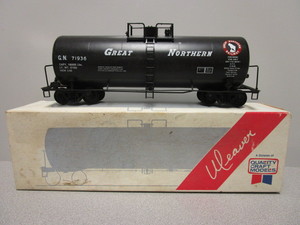 lot 109 image: WEAVER O-SCALE GREAT NORTHERN 40 ROUND END TANK CAR