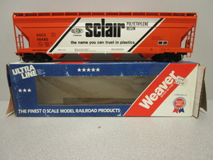 lot 112 image: WEAVER O-SCALE DUPONT SCLAIR CENTER FLOW COVERED HOPPER