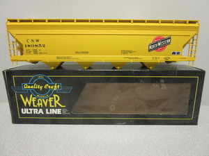 lot 114 image: WEAVER O-SCALE CHICAGO NORTHWESTERN YELLOW SCHEME CENTER FLOW COVERED HOPPER