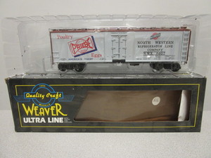 lot 121 image: WEAVER O-SCALE CHICAGO NORTHWESTERN PRIEBE POULTRY REFRIGERATED BOXCAR