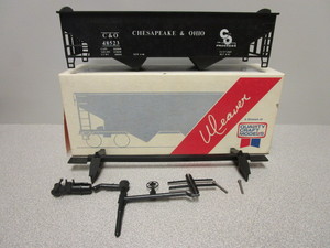 lot 142 image: WEAVER O-SCALE CHESAPEAKE AND OHIO 36 OFFSET 2-BAY OPEN HOPPER
