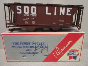 lot 143 image: WEAVER O-SCALE SOO LINE 34 COVERED 2-BAY HOPPER