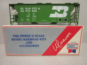 lot 147 image: WEAVER O-SCALE BURLINGTON NORTHERN 34 COVERED 2-BAY, 8-HATCH HOPPER