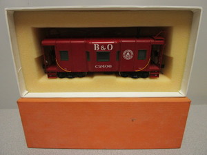 lot 151 image: BRASS O-SCALE SUNSET MODELS BALTIMORE & OHIO I-5 BAY WINDOW CABOOSE
