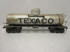 lot 159 image: O-SCALE TEXACO ROUND END TANK CAR