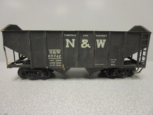 lot 167 image: BRASS VINTAGE O-SCALE NORFOLK & WESTERN COAL CAR WITH LOAD