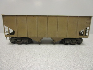 lot 160 image: BRASS O-SCALE UNDECORATED OPEN 2-BAY HOPPER
