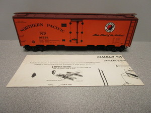 lot 178 image: O-SCALE NORTHERN PACIFIC 50 WOOD-SIDED BOXCAR