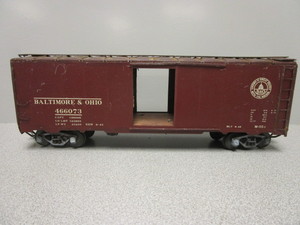 lot 181 image: BRASS O-SCALE BALTIMORE & OHIO 50 SLIDING DOOR BOXCAR