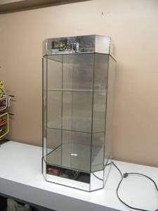 lot 1 image: VINTAGE LIGHTED LOCKABLE WITH KEY 3 TIER DISPLAY CASE - CAN EASILY BE PERSONALIZED - VERY COOL - AWSOME PIECE - SEE PICTURES