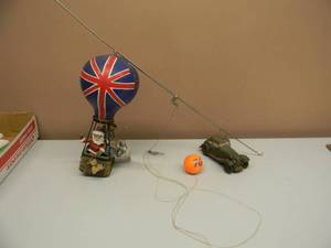 lot 40 image: VINTAGE HANGING BALANCE COUNTER BALANCE DISPLAY - COOL PIECE - SEE PICTURES