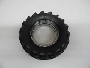 lot 44 image: RARE - VINTAGE Phillips 66  ADVERTISING RUBBER TIRE ASHTRAY - VERY NICE - RARE - VERY COOL PIECE - SEE PICTURES