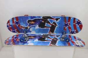 lot 52 image: (2) Skateboards
