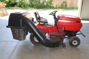 Sentar 18hp Hydrostatic Lawn Tractor w Bagger