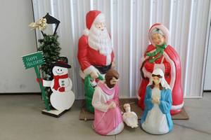 Lighted Christmas Figurines