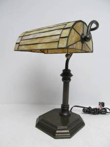 lot 11 image: Stained Glass Bankers Desk Lamp