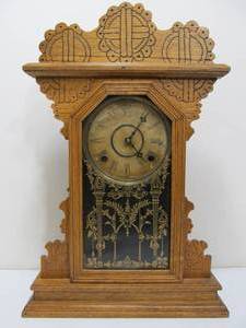 lot 39 image: Antique Oak Kitchen Clock wPendulum & Key