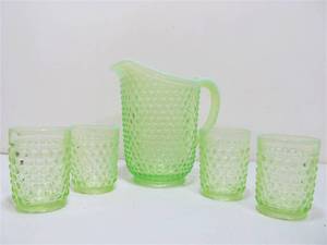 lot 44 image: Vintage Green Hobnail Glass Pitcher & Glasses Set