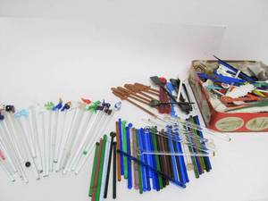 lot 121 image: Great Collection of Vintage Swizzle Sticks including Many Glass
