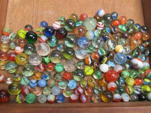 lot 126 image: Lot of Vintage Marbles