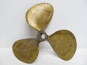 lot 128 image: Vintage Solid Brass Boat Propeller 